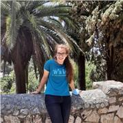 Gasteizen ikasten ari den gipuzkoar bat naiz. Batez ere euskera klaseak ematen ditut baina ikaslearen beharretara egokitu naiteke Soy una chica de Gipuzkoa que preferiblemente da clases de euskera pero me adapto a las necesidades del alumn@